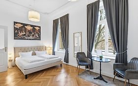 Zu Besuch im Palast - Perfekte Lage